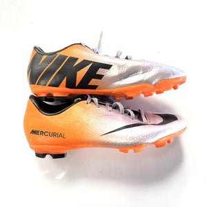 Used Nike Soccer Cleats Grey Junior 05.5 11860-S000305622