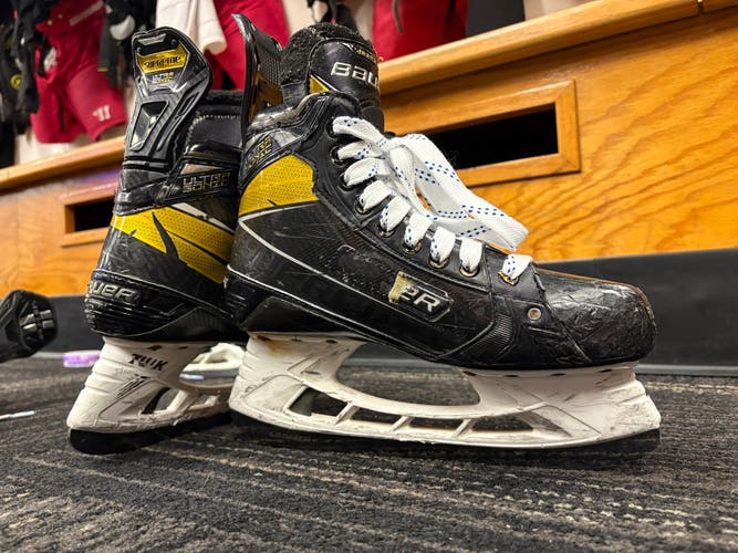 2020 Bauer Supreme Ultrasonic Hockey Skates Regular Width 8.5 (Used)