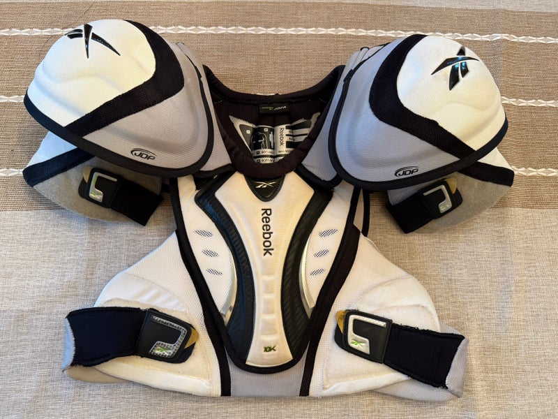 Medium Senior Reebok 10K Shoulder Pads (Used)
