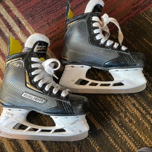 Black 2018 Bauer Supreme S27 Hockey Skates Regular Width Size 1.5 (Used)
