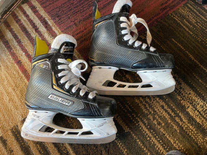Black 2018 Bauer Supreme S27 Hockey Skates Regular Width Size 1.5 (Used)