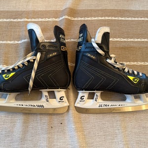 Black Graf Ultra G35 Hockey Skates Regular Width 7.5 (Used)