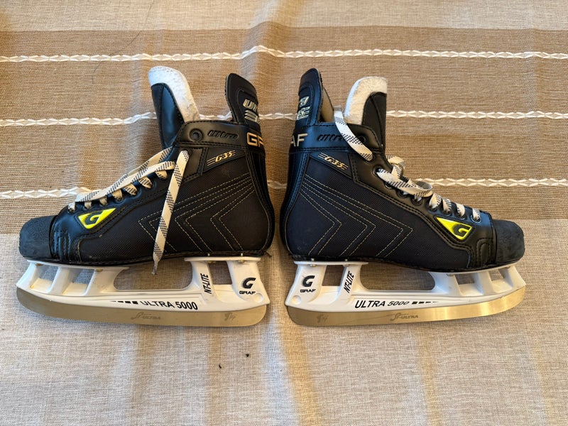 Black Graf Ultra G35 Hockey Skates Regular Width 7.5 (Used)