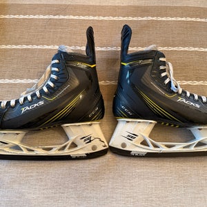 Black CCM Tacks Hockey Skates 7.5 (Used)