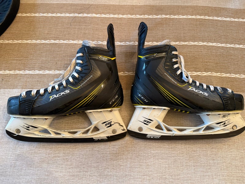 Black CCM Tacks Hockey Skates 7.5 (Used)