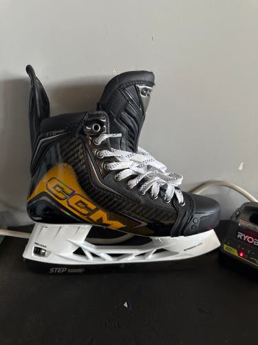 Yellow 2025 CCM JetSpeed FT8 Pro Hockey Skates Pro Stock 8.5 (New)