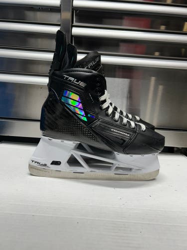 True Custom SVH Pro Skate Size 7 Regular Width NHL Pro Stock (Used)