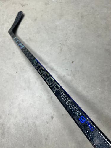 80 Flex P29 CCM RibCor Trigger 9 Pro Right Hand Hockey Stick Pro Stock (Like New)