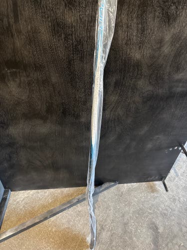 Junior Bauer Left Handed Hockey Stick P28 30 Flex (New)