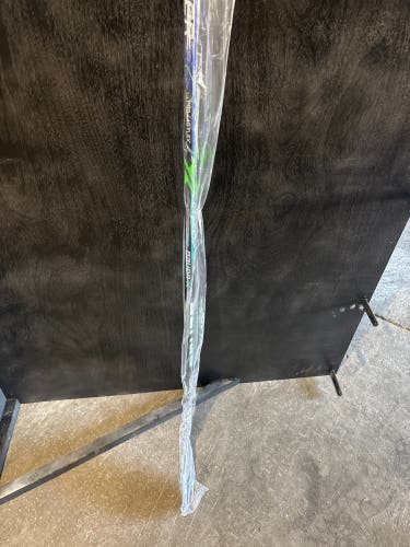 Junior Bauer Right Handed Hockey Stick P92 40 Flex (New)