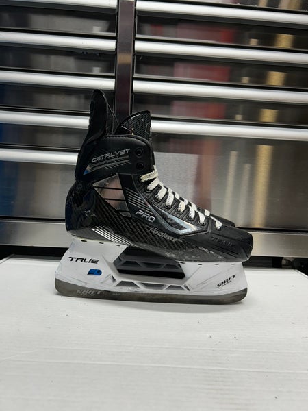 True Catalyst Pro Skate Size 8 Regular Width NHL Pro Stock (New)