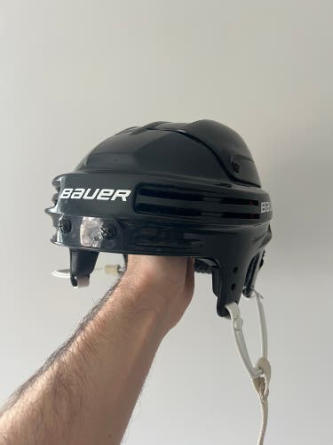 Medium Bauer 4500 Helmet (Used)