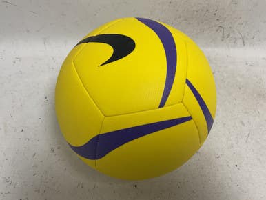 Used Nike Park/Nike Team Size 5 Soccer Ball Yellow 11855-S000200277