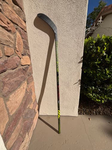 Intermediate Sher-Wood Right Handed Hockey Stick PP28 50 Flex (Used)