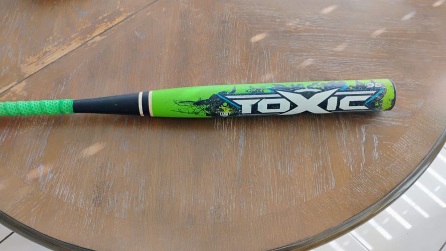 2011 Worth Toxic Bat 27oz 34" (Used)