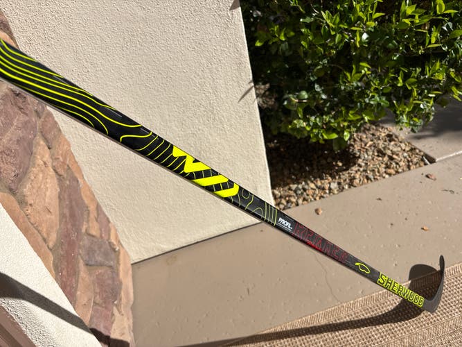 Sher-Wood Right Handed Hockey Stick 60 Flex (New)