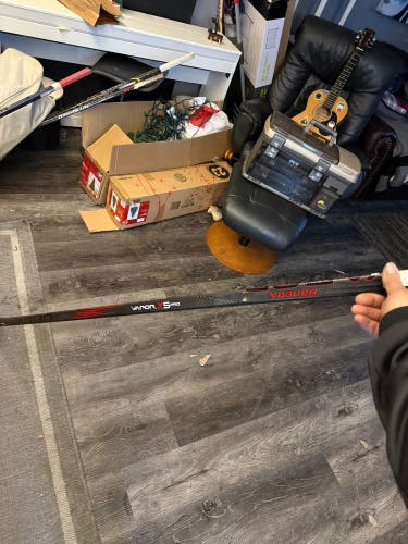 Senior Bauer Vapor X5 Pro Left Hand Hockey Stick P28 70 Flex (Used)