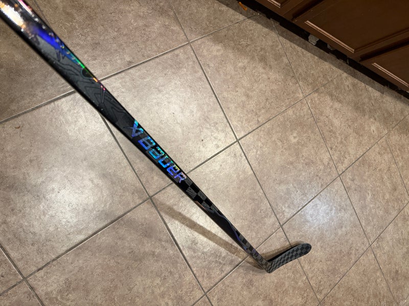 Custom Senior Bauer Flylite Left Hand Hockey Stick P28M 77 Flex (New)