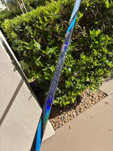 Senior Bauer Nexus Tracer Right Handed Hockey Stick P28M 87 Flex (Used)