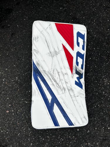 CCM Extreme Flex 4 Regular (Used)