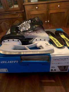 2024 Bauer Vapor Hyperlite 2 Hockey Skates 8.5 Fit 1  (Used)