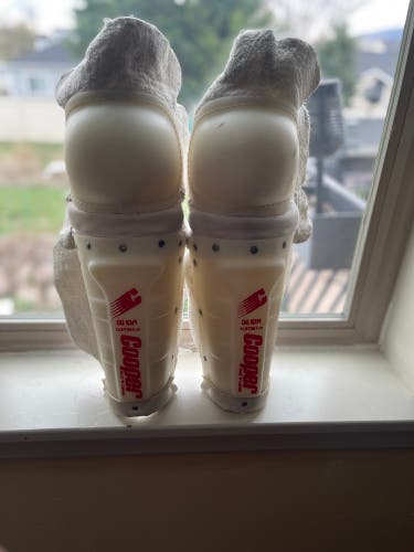 Cooper DG 10M Senior 13" Shin Pads (Used)