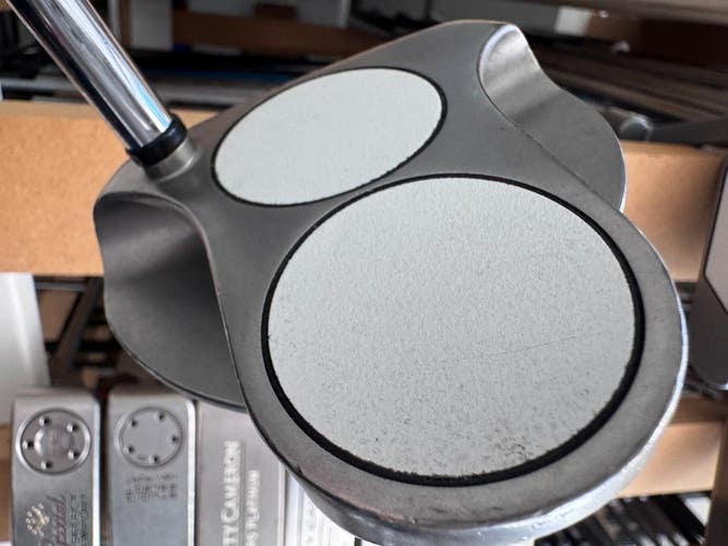 Odyssey White Hot 2-Ball 35-inch Mallet Putter 2503