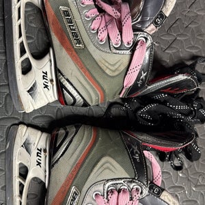 2011 Bauer Vapor X4.0 Hockey Skates Regular Width Size 3.5 (Used)
