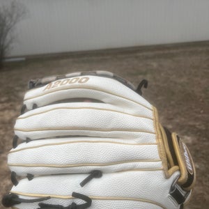 Wilson A2000 RH Outfield Softball Glove 12.5" (Used)