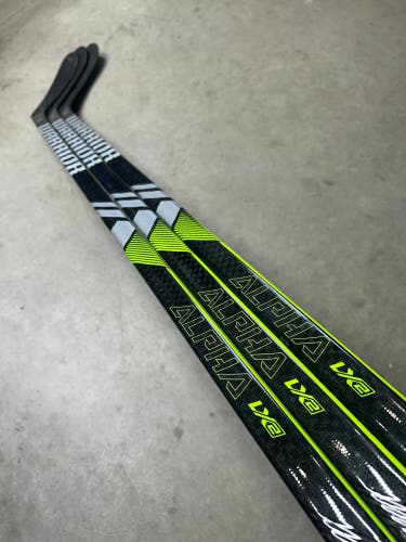 3 PACK 75 Flex P28 Senior Warrior Alpha LX2 Right Hand Hockey Stick Pro Stock NHL (New)