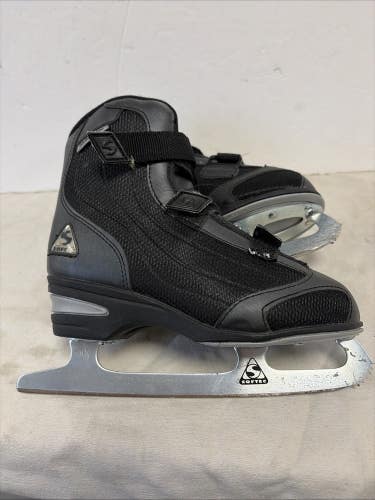 Junior Size 3 Jackson Softec Black Figure Ice Skates.