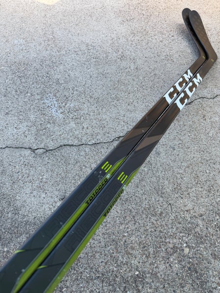 2 Pack CCM Ribcore Trigger 3D PMT Pro Stock Hockey Stick Grip 85 Flex P90T Left MERMIS 7217