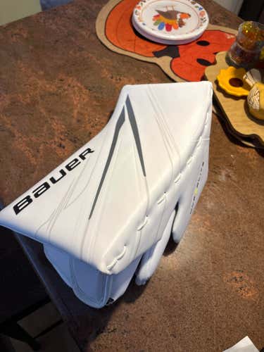 2025 Bauer Hyperlite 2 Regular (New)