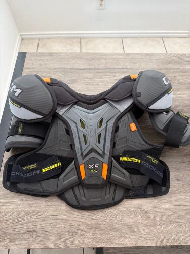 Men's Large Senior CCM Tacks XF Pro Shoulder Pads (Used)