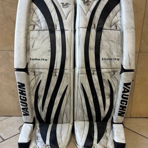 36" 2012 Vaughn Velocity V5 7490 Goalie Leg Pads (Used)