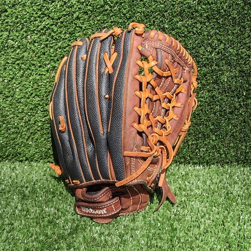 Wilson RH Outfield A1500 Softball Glove 12.75" (Used)