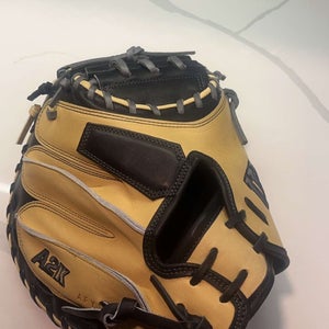 Wilson A2K RH Catcher's Glove 33" (Used)