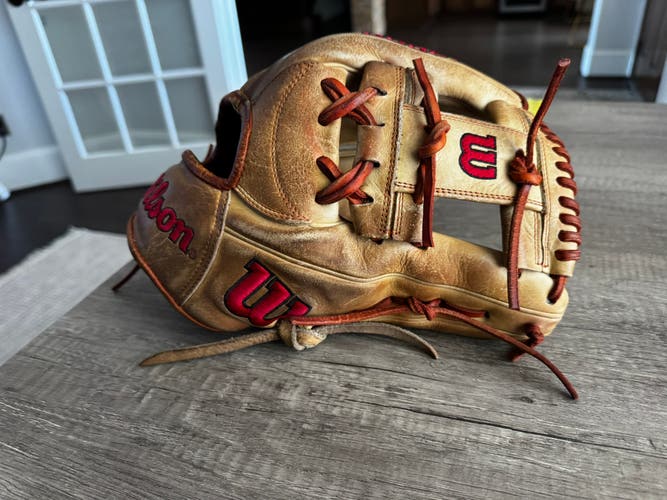 Wilson A2000 RH Infield Baseball Glove 11.5" (Used)