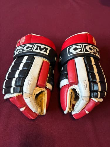CCM M-HG135S Gloves (Used)