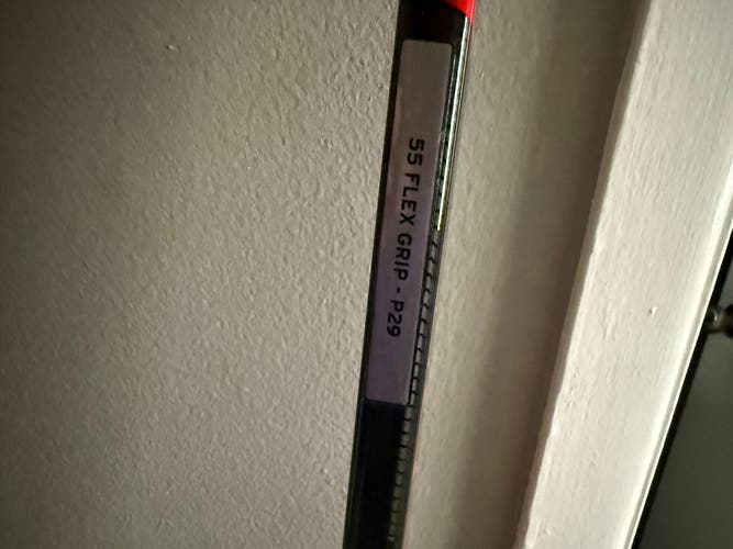 Intermediate CCM JetSpeed Team Right Handed Hockey Stick P29 55 Flex (New)