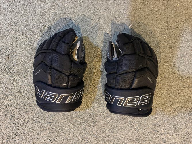 Bauer Supreme Ultrasonic Gloves 12" (Used)