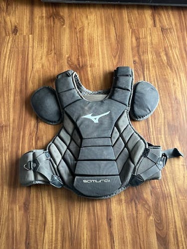 Mizuno Samurai Catcher's Chest Protector (Used)