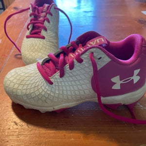 Pink Kid's 13K (Little Kids) Under Armour Low Top Molded Cleats (Used)