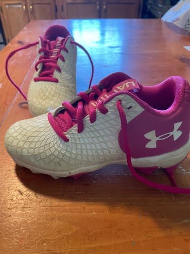Pink Kid's 13K (Little Kids) Under Armour Low Top Molded Cleats (Used)