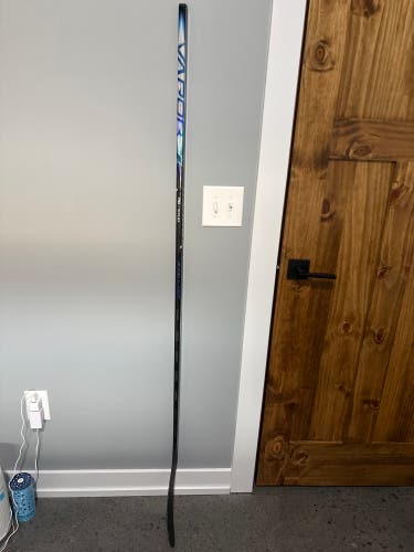 Senior Bauer Vapor Flylite Right Handed Hockey Stick P92 70 Flex (Used)