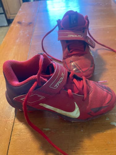Red Kid's 1Y (Big Kids / Youth) Youth Nike High Top Molded Cleats (Used)