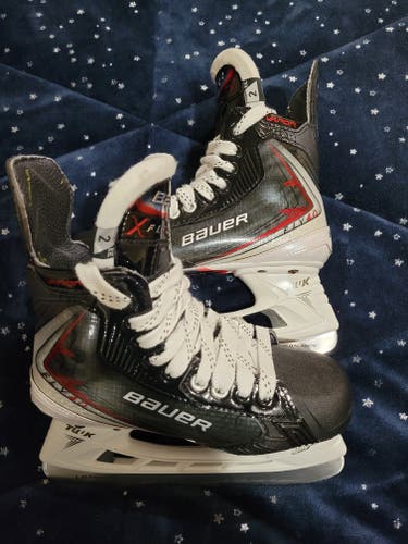 2025 Bauer Vapor Fly40 Hockey Skates Extra Wide Width Size 2 (New)