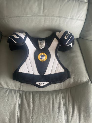 Large Youth CCM LTP Shoulder Pads (Used)