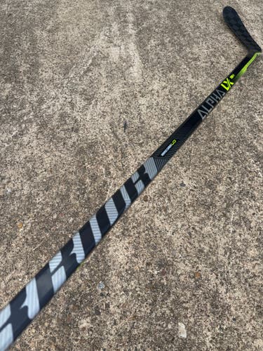 Warrior Alpha LXPRO Pro Stock Hockey Stick Grip 105 Flex P28 Curve Left 8396