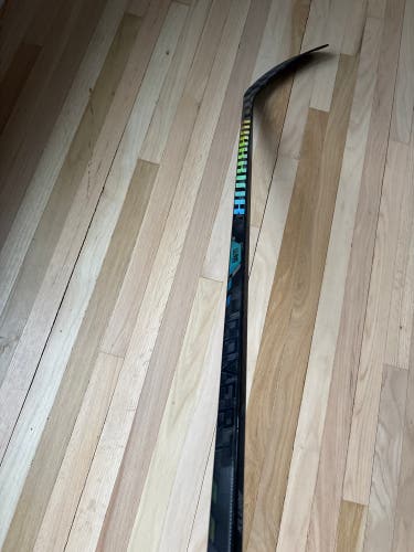Intermediate Warrior Covert QR6 Pro Left Hand Hockey Stick P92 55 Flex Pro Stock (Used)